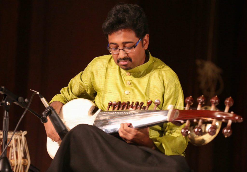 Musicien de sarod