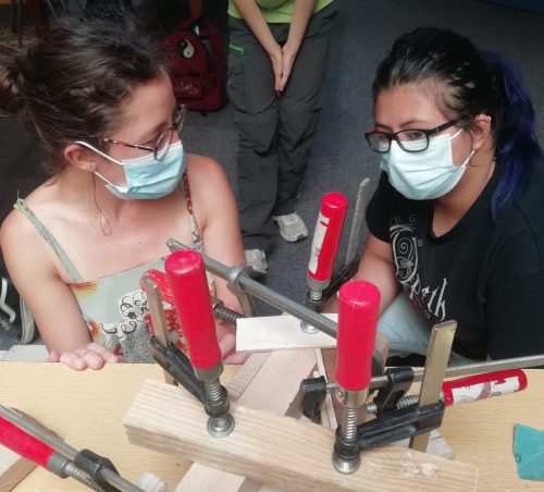 Atelier de fabrication d'un kokle